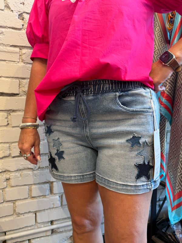 SLOUCHY STAR PATCH SHORTS