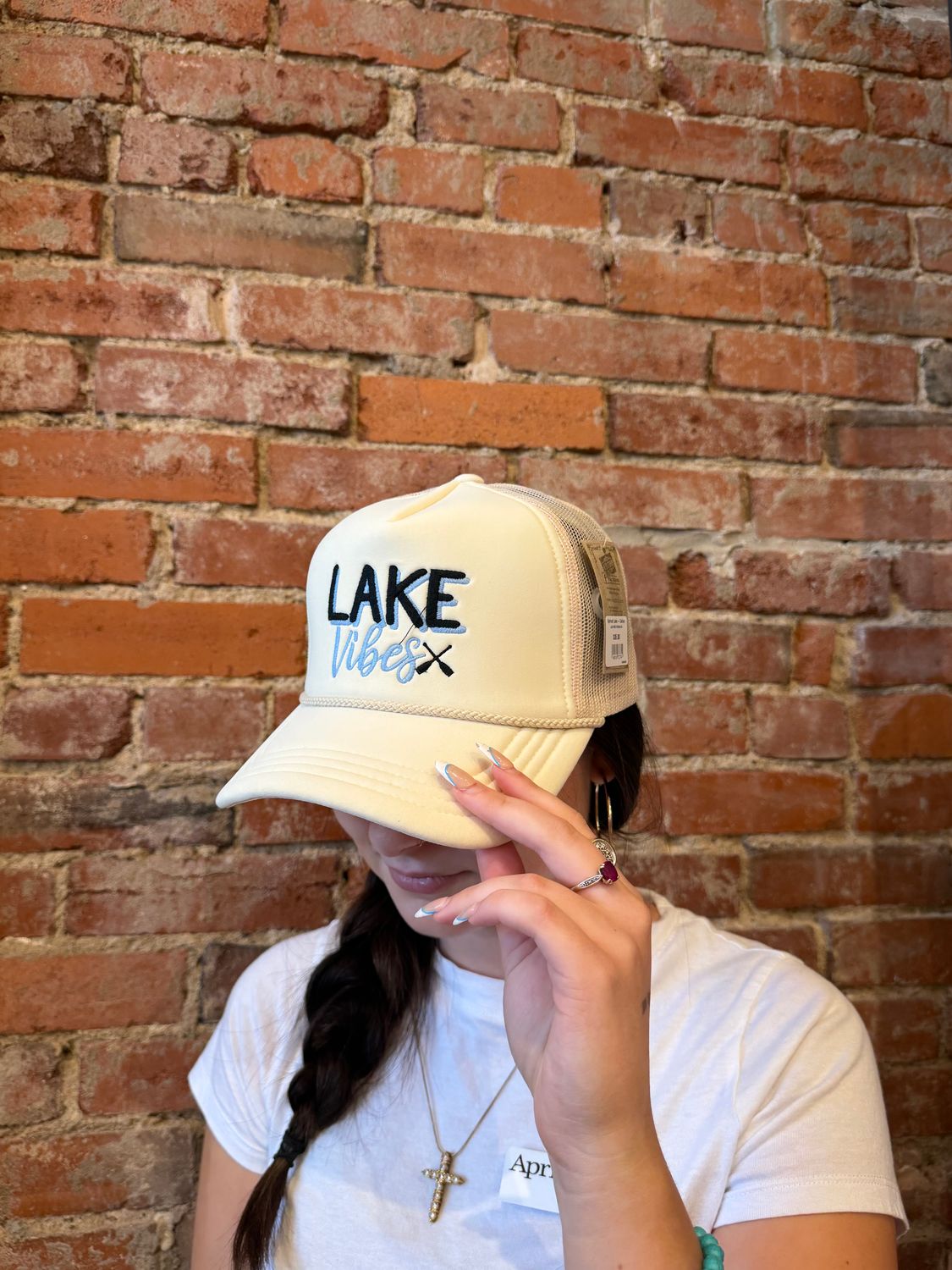 LAKE VIBES TRUCKER HAT
