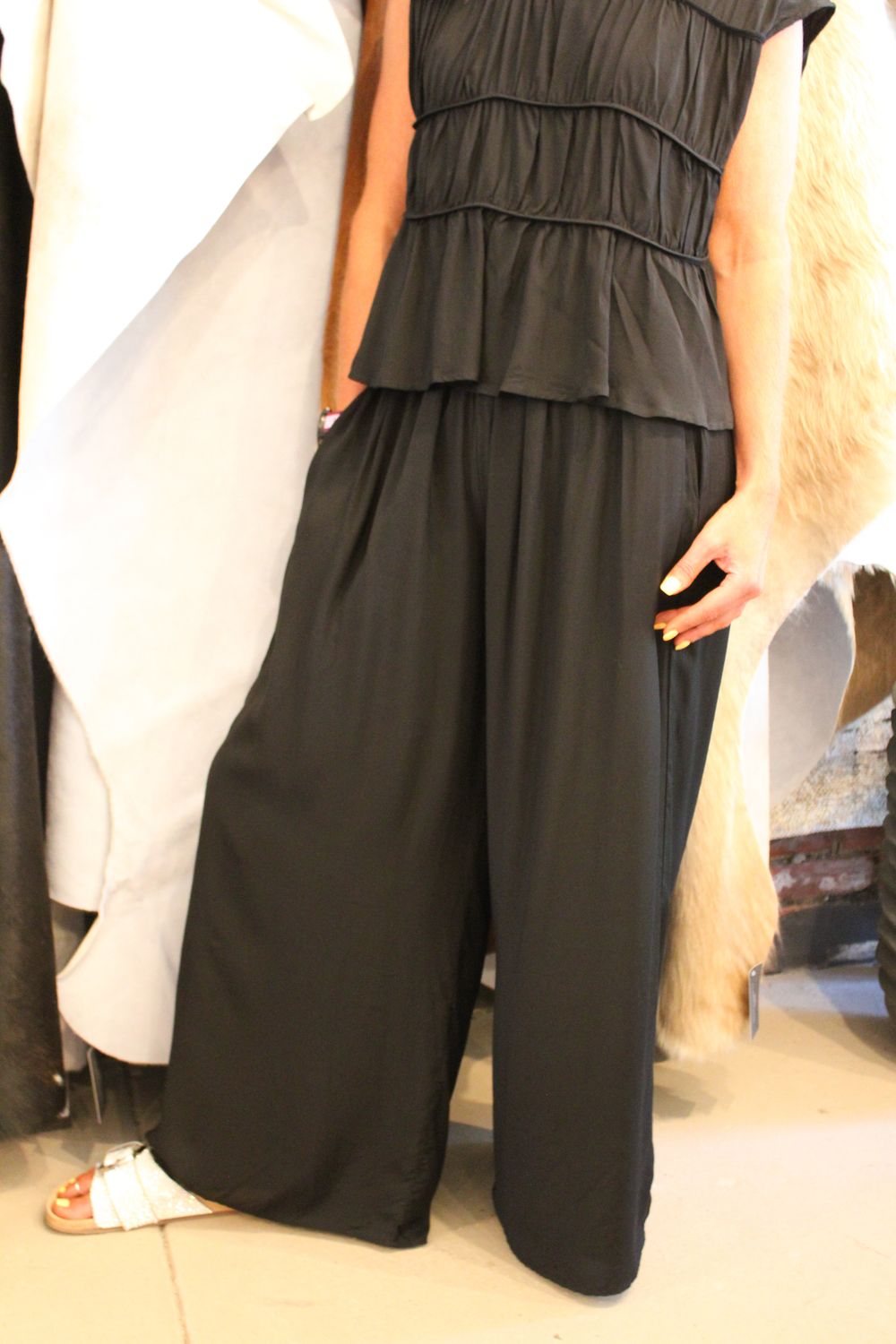 WIDE LEG PANTS