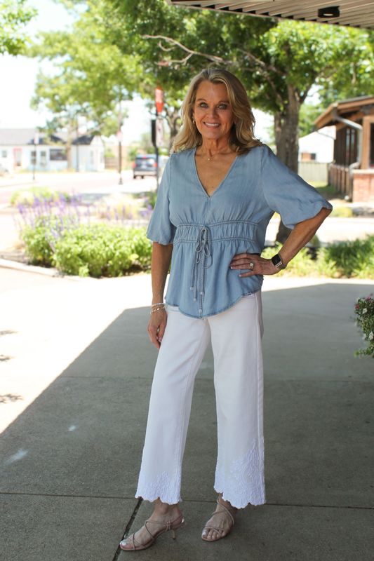 V NECK BUBBLE SLEEVE BLOUSE