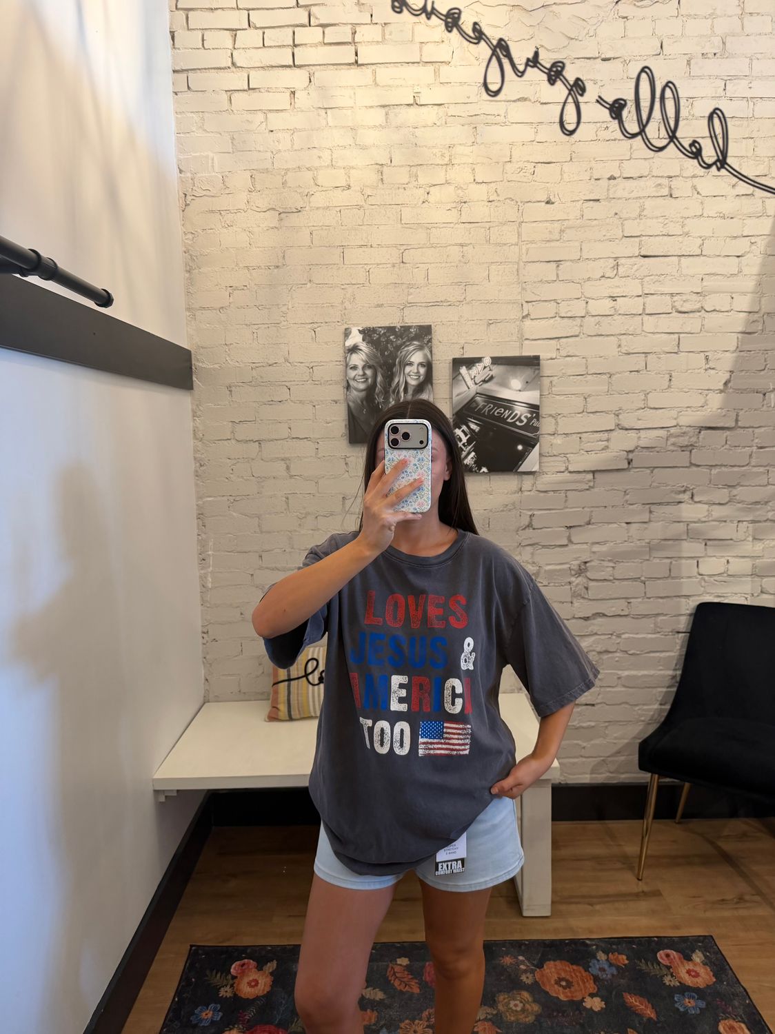 LOVES JESUS &amp; AMERICA TEE
