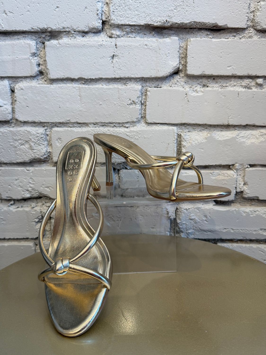 HEIDI KITTEN HEEL
