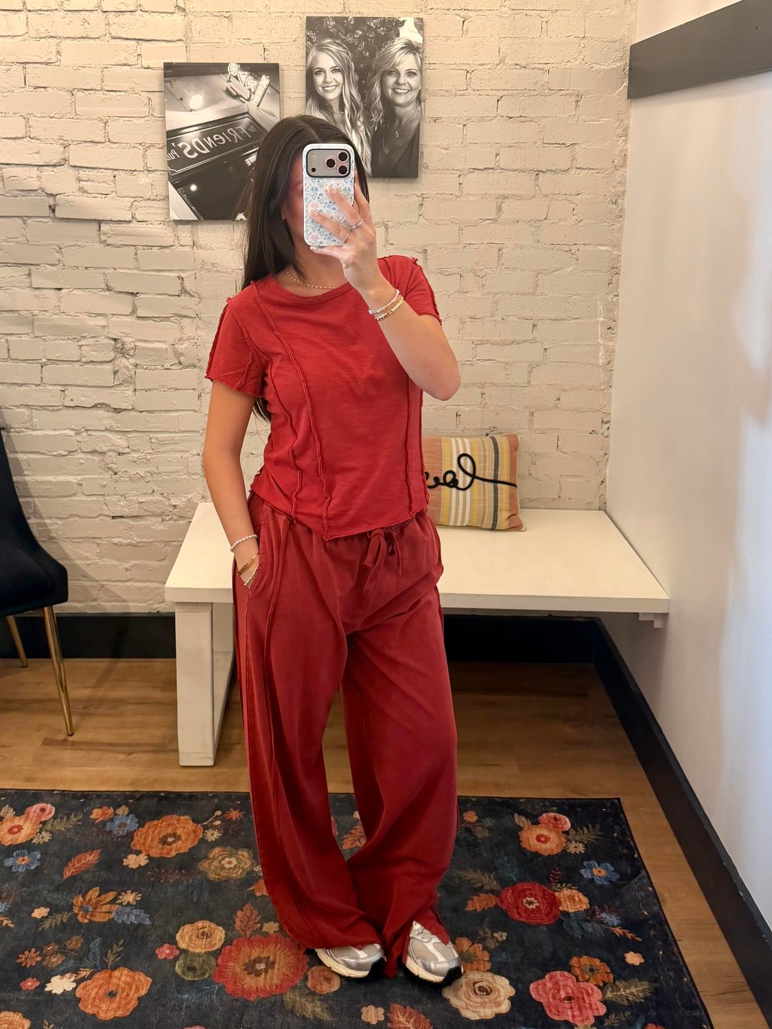 EXPOSED SEAM SWEATPANTS