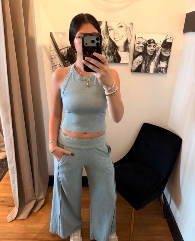 HALTER NECK CROP TANK