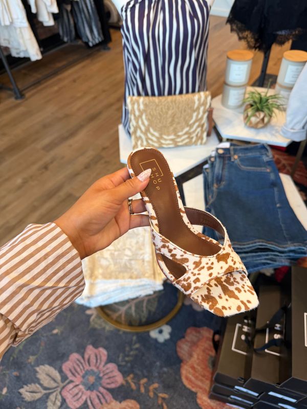 GENUINE COW FARGO KITTEN HEEL
