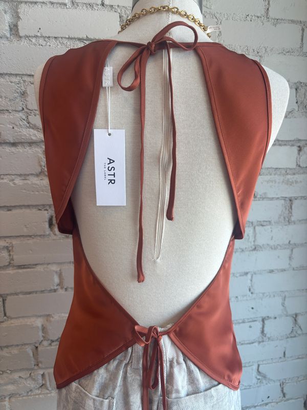 SATIN SLEEVELESS TOP