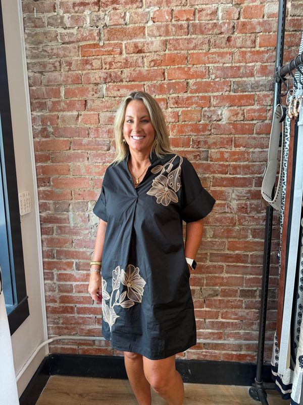 EMBROIDERED FLORAL DRESS W/COLLAR