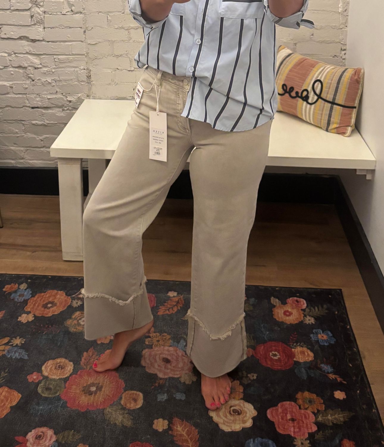 MID RISE WIDE LEG CUFFED JEANS