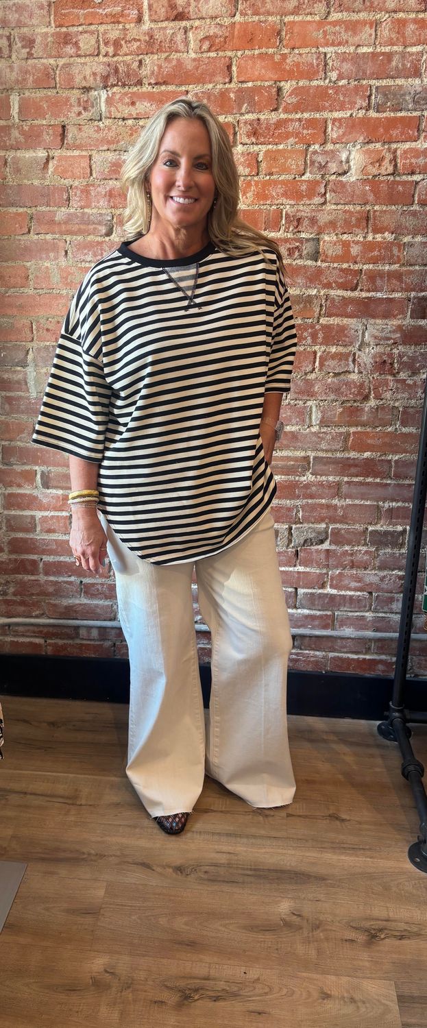STRIPED OVERSIZED SHORT SLEEVE TOP