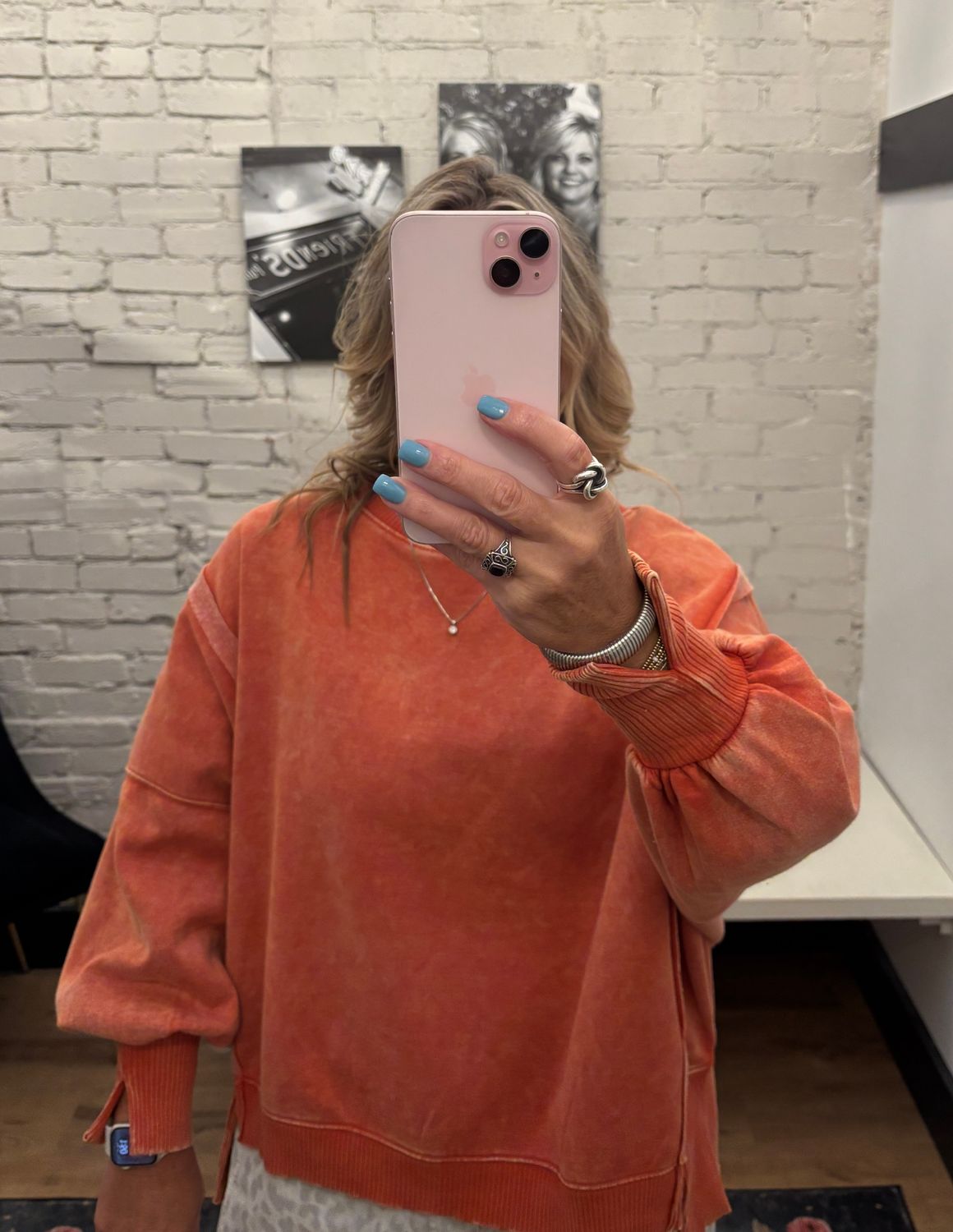 EXPOSED SEAM SWEATSHIRT