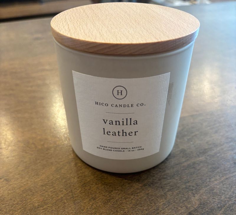 VANILLA LEATHER CANDLE