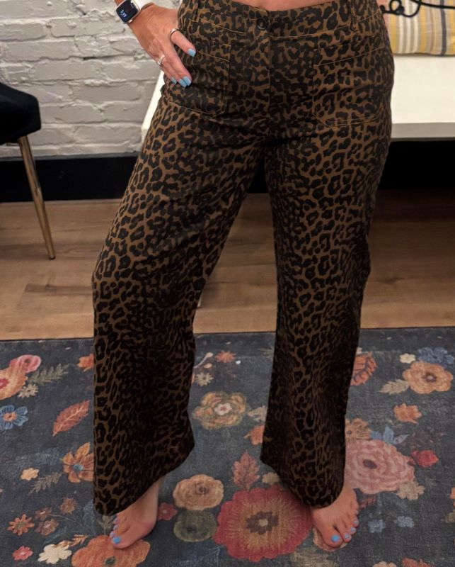 LEOPARD PRINT WIDE LEG CROPPED PANTS
