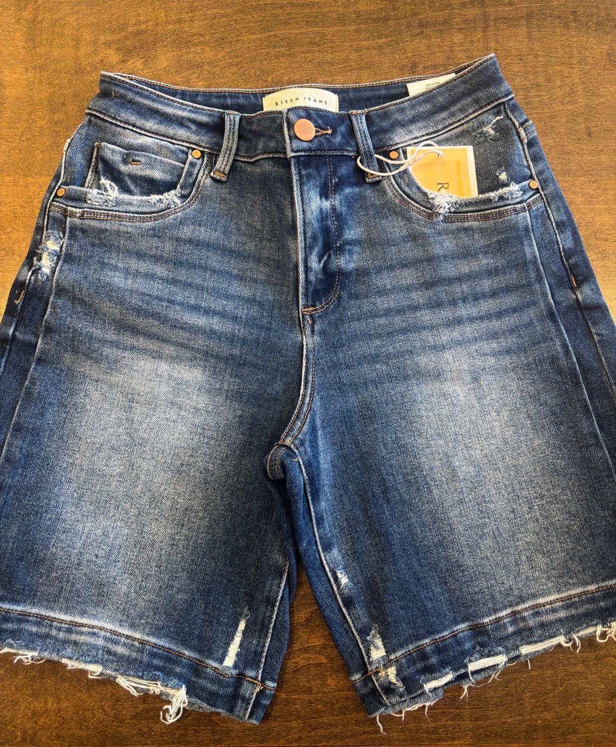 SLOUCHY BERMUDA SHORTS