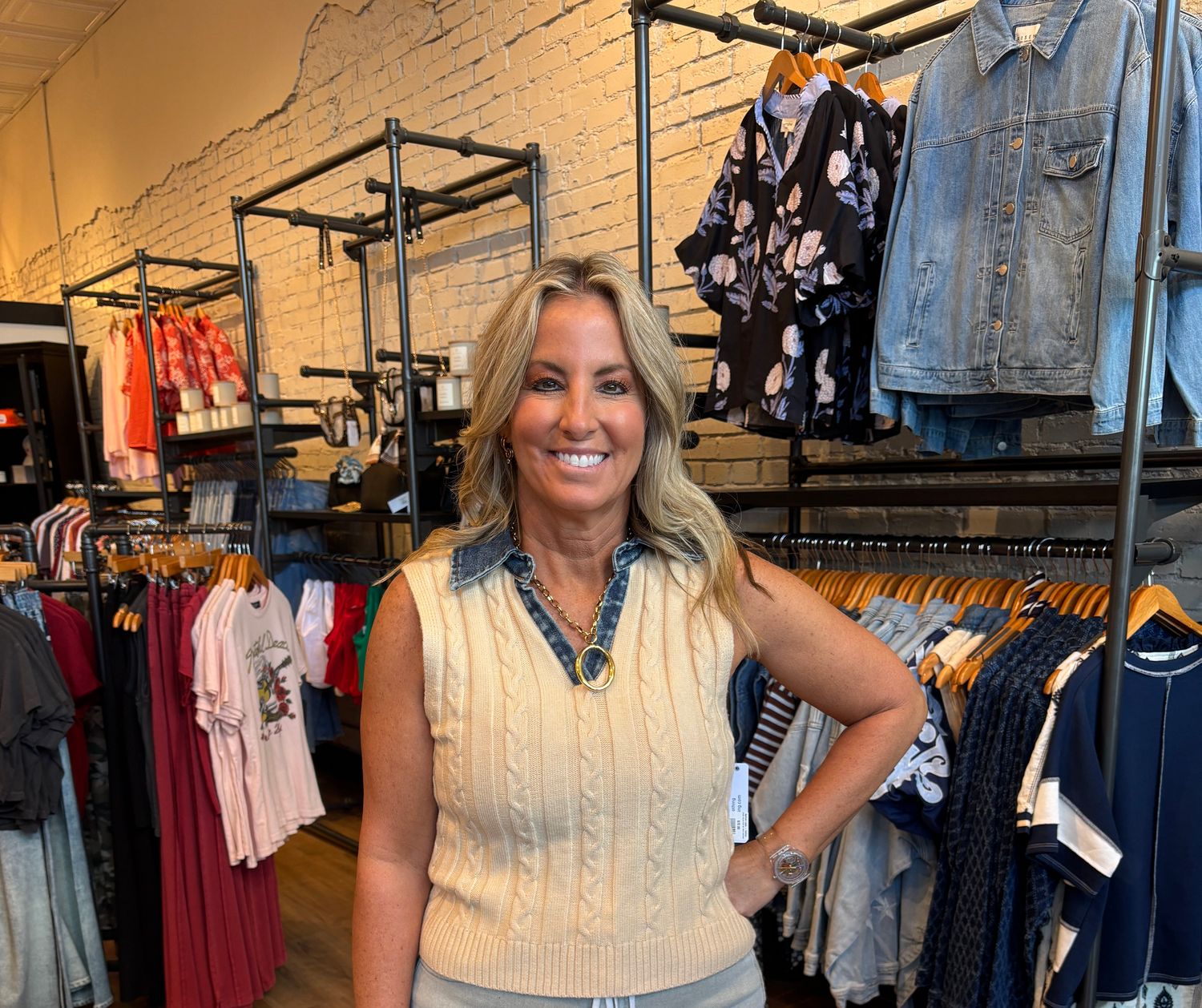 DENIM COLLAR VEST