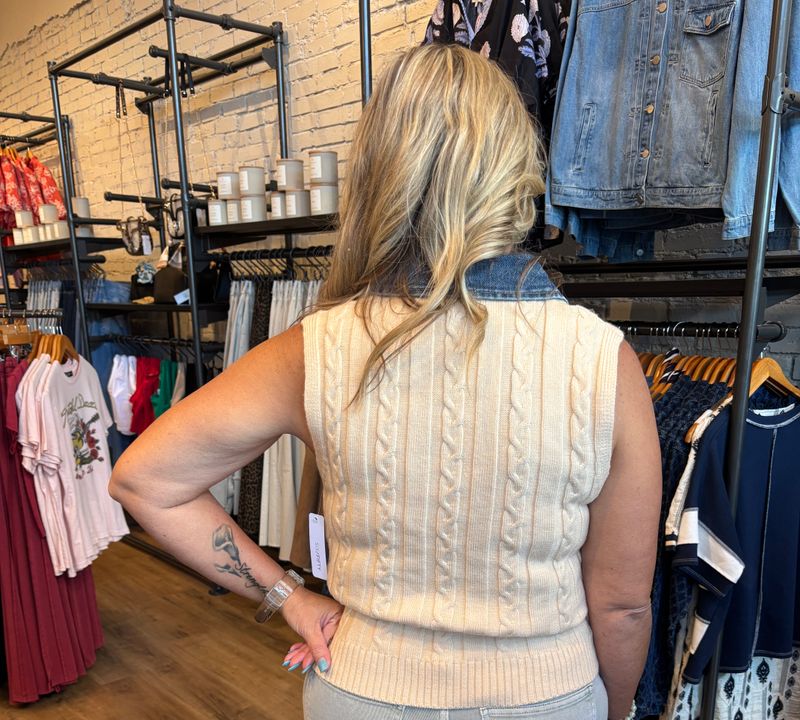 DENIM COLLAR VEST
