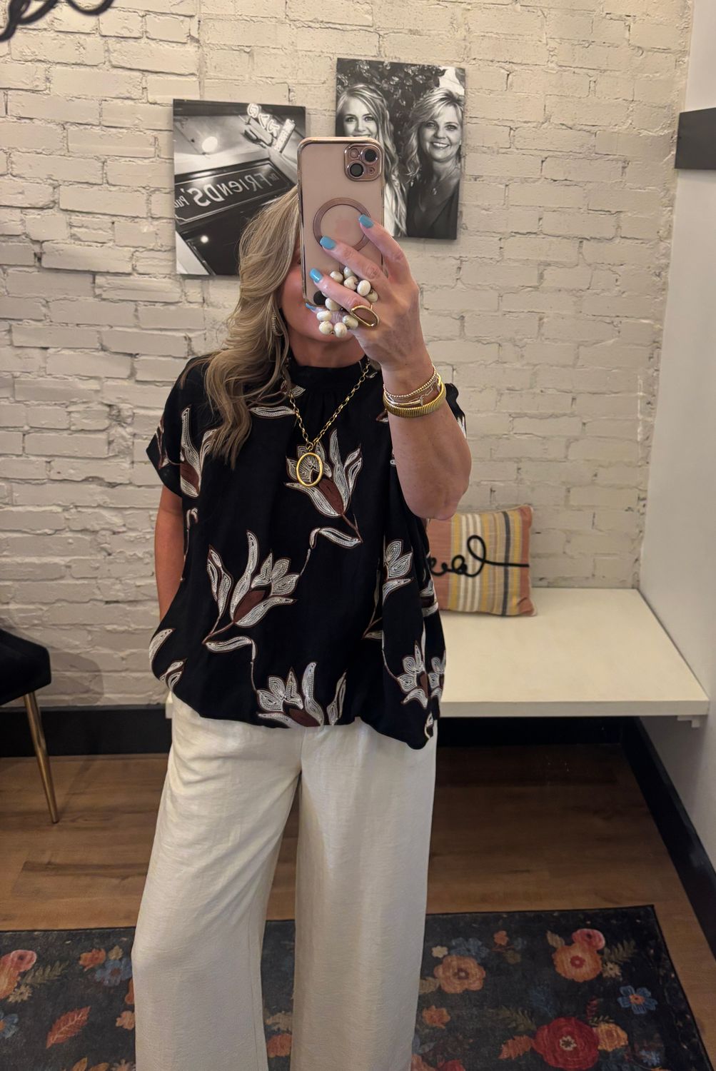 FLORAL EMBROIDERED BLOUSE