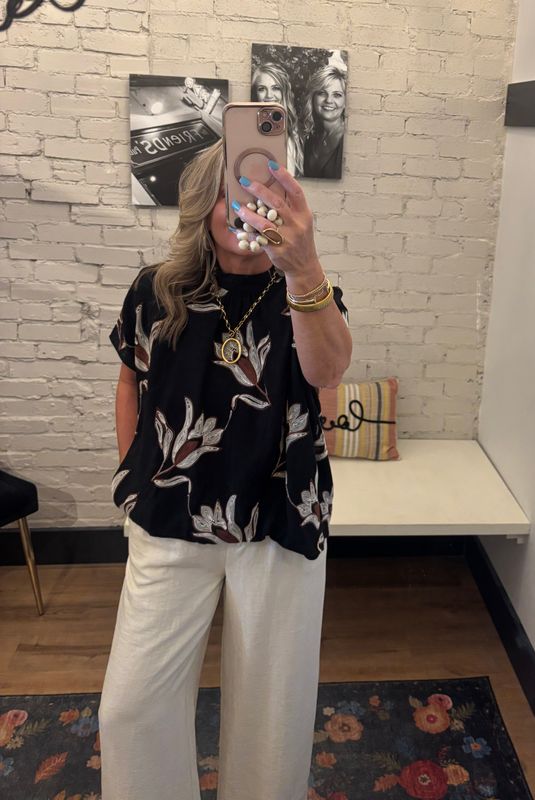 FLORAL EMBROIDERED BLOUSE