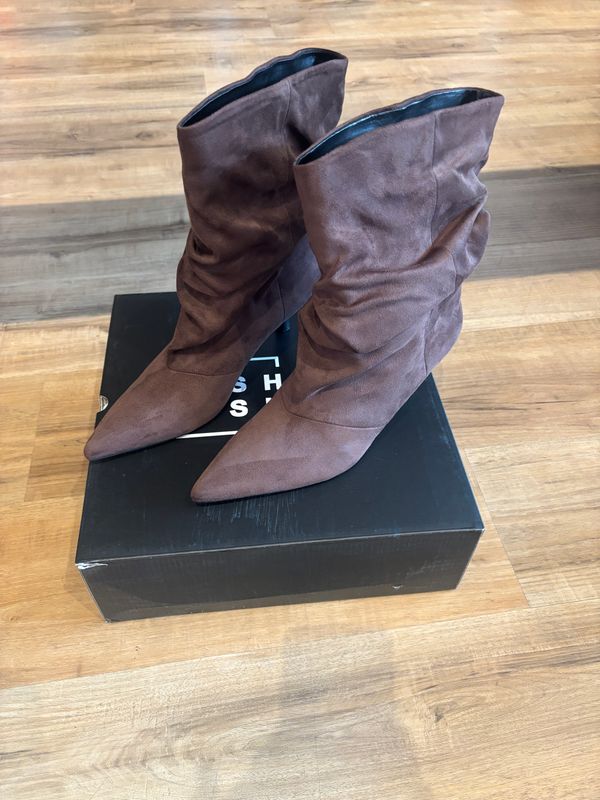 VENETIA SUEDE BOOT