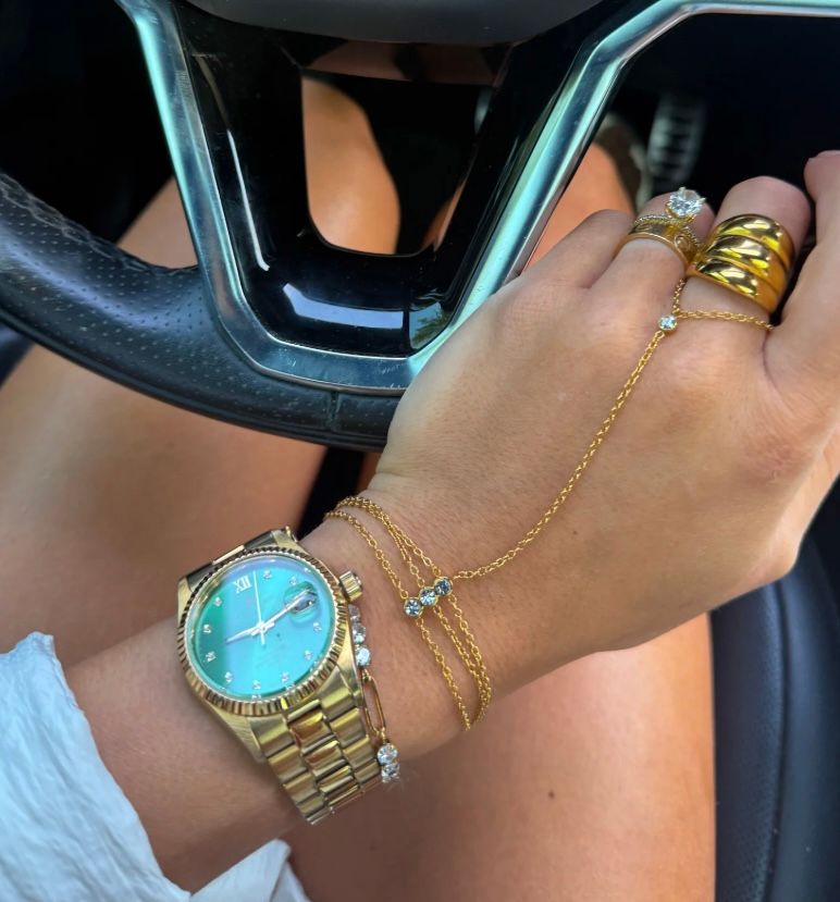 BENTLEY TRIPLE STONE HAND CHAIN