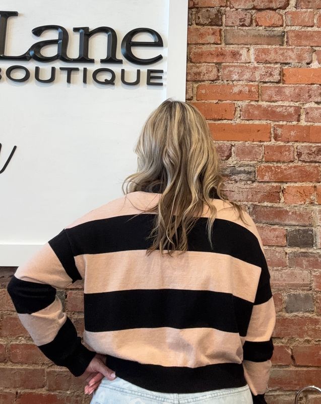 STRIPED COLLAR L/S LIGHT SWEATER