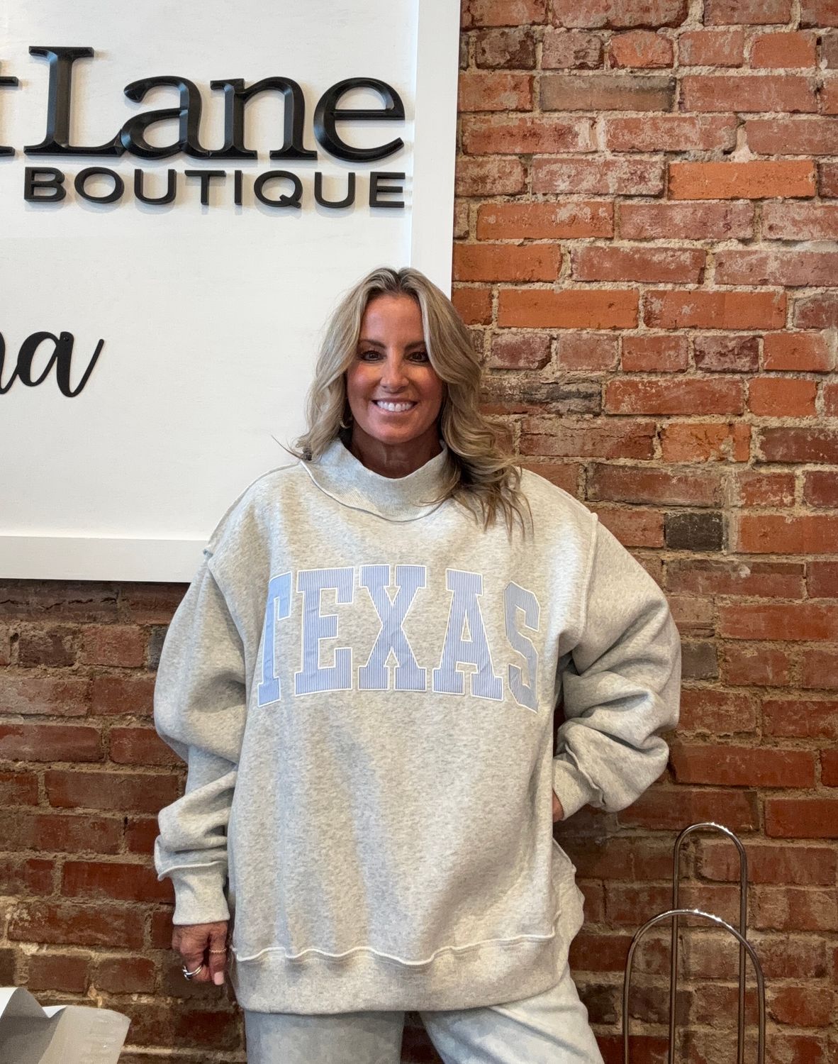 TEXAS EMBROIDERED MOCKNECK