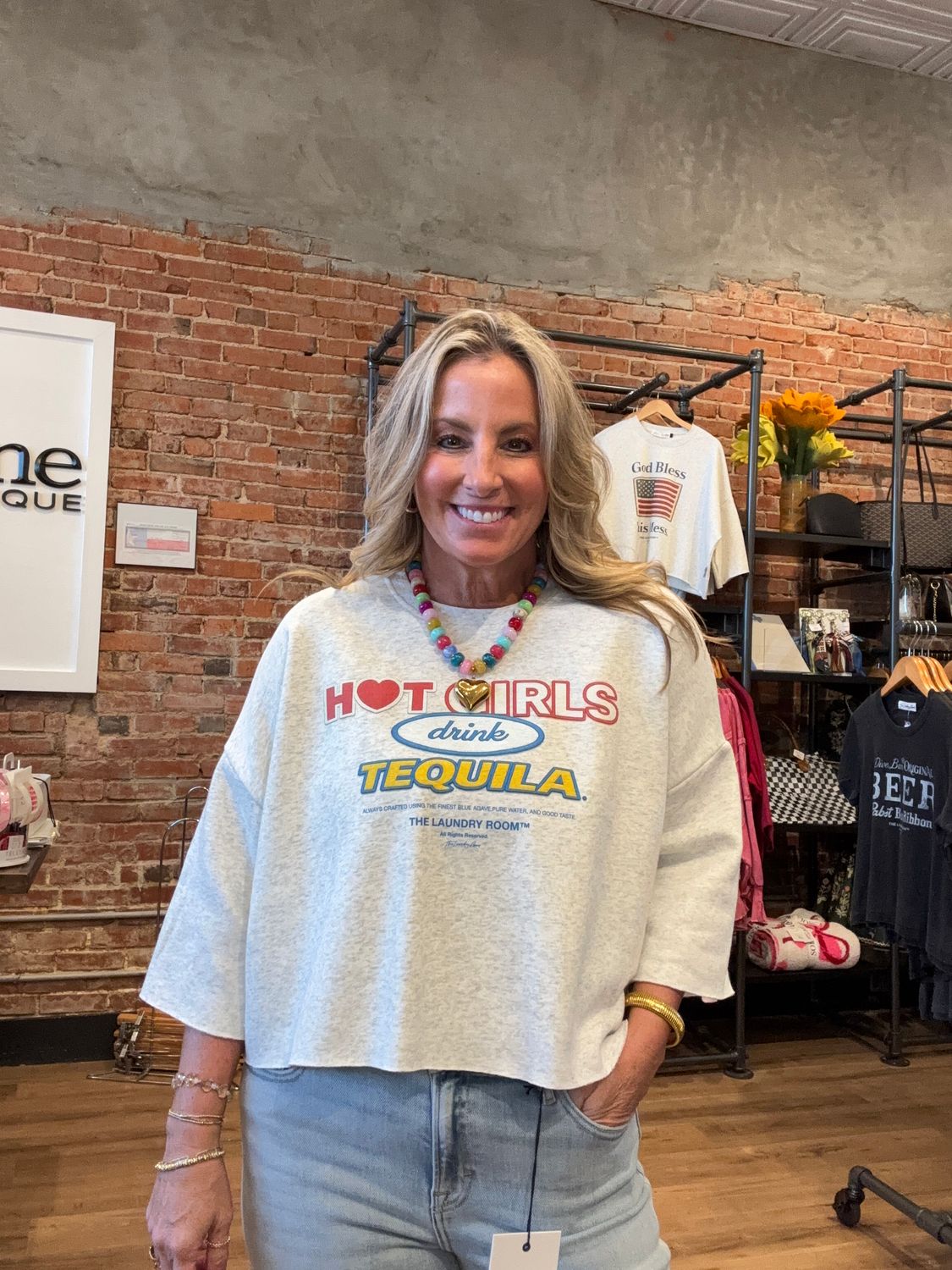HOT GIRLS DRINK TEQUILA CROP S/S SWEATSHIRT