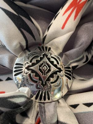 SS30 SW Round Scarf Slide