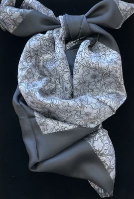 1313 BD- Silk Scarf BlkGryWht Floral