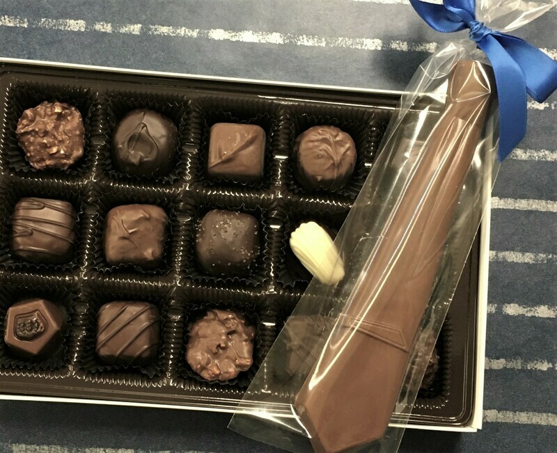 Now you can give dad a Tie that he will really enjoy!  A 15 piece Assortment of Chocolates plus a Milk or Dark Chocolate Tie.  Add the Tie to the 15 piece assortment or add to a 1 Lb. or a 2 Lb. Box.