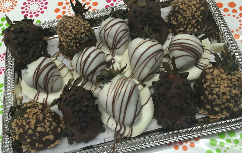 12 Milk, Dark or White Strawberries with Choice of Toppings.  I recommend the Toffee! Topping will be on 4 of your berries, the other 8 will be in the chocolate you choose.