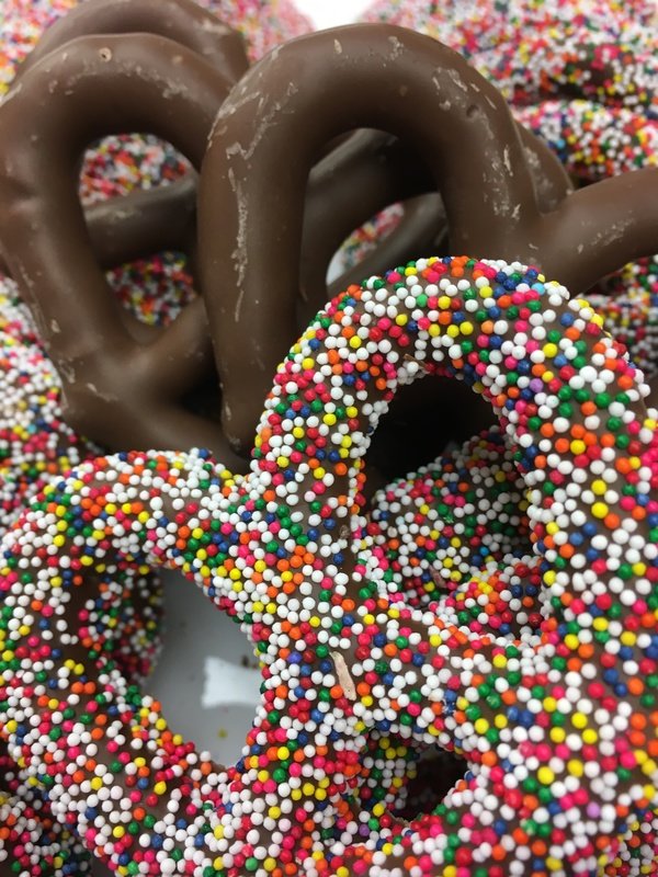 Assorted 3 Ring Gourmet Pretzels or Milk, Dark or Milk and Dark (1.2 lb)