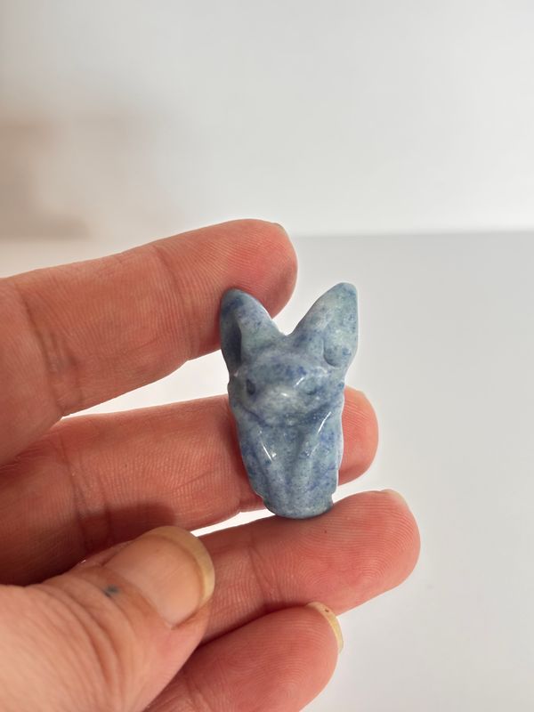 Fladdermus i blå aventurin