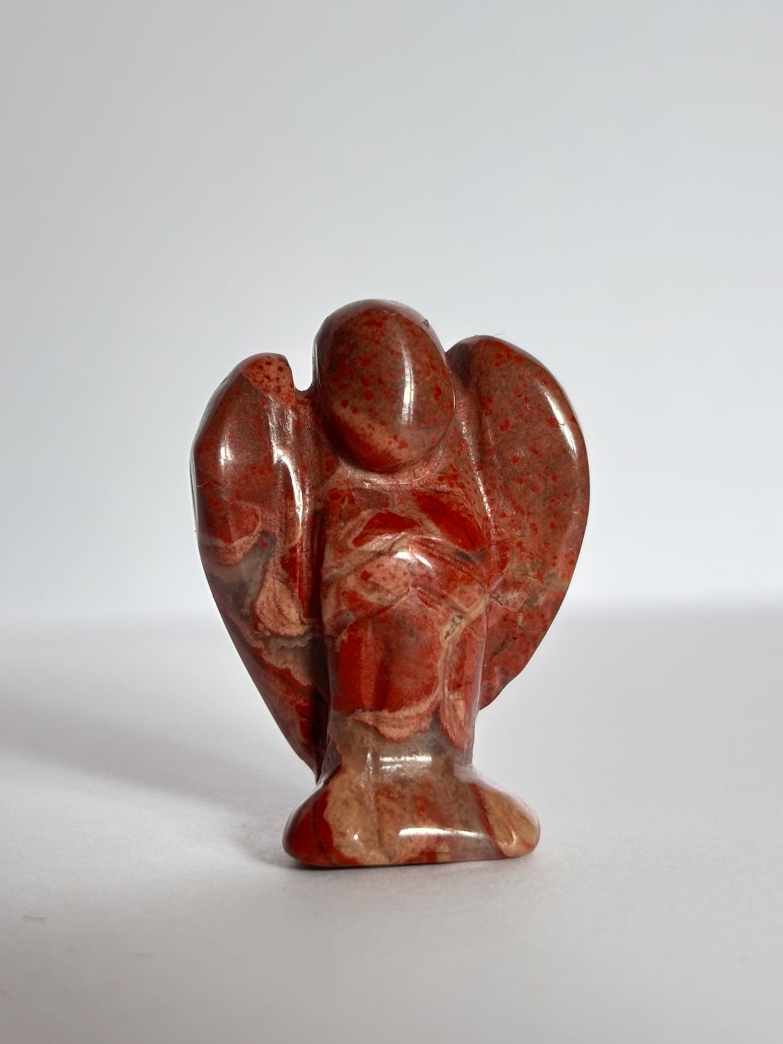 Ängel i röd jaspis