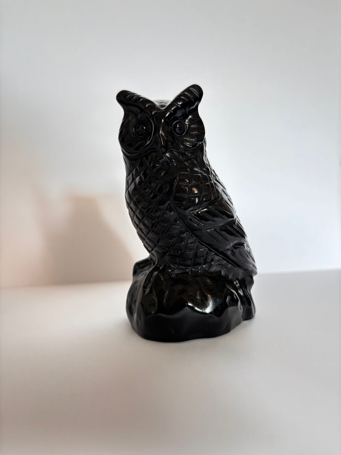 Uggla i svart Obsidian – För visdom, beskydd &amp; klarhet