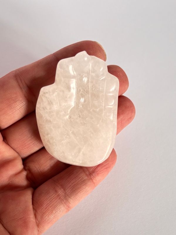 Hamsa Hand i Bergskristall – För klarhet, beskydd &amp; ren energi