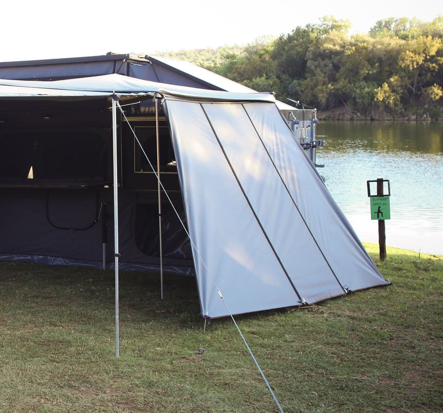 Awning side panel at the rear (single)