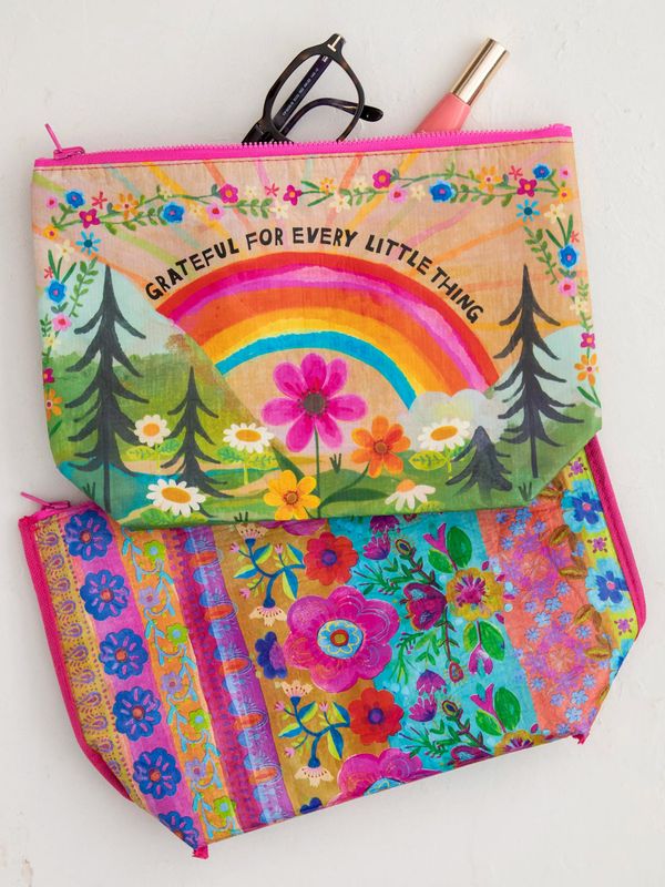 Grateful rainbow pouch