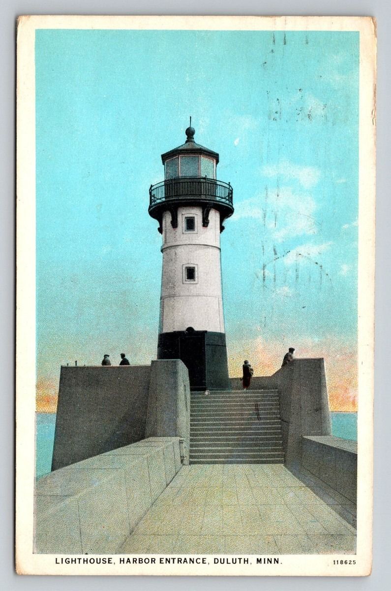 Postcard MN-156 Lighthouse, Duluth Harbor