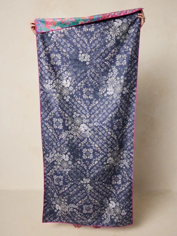 Double-Sided Microfiber Beach Towel - Diamond Bandana Navy | Natural Life