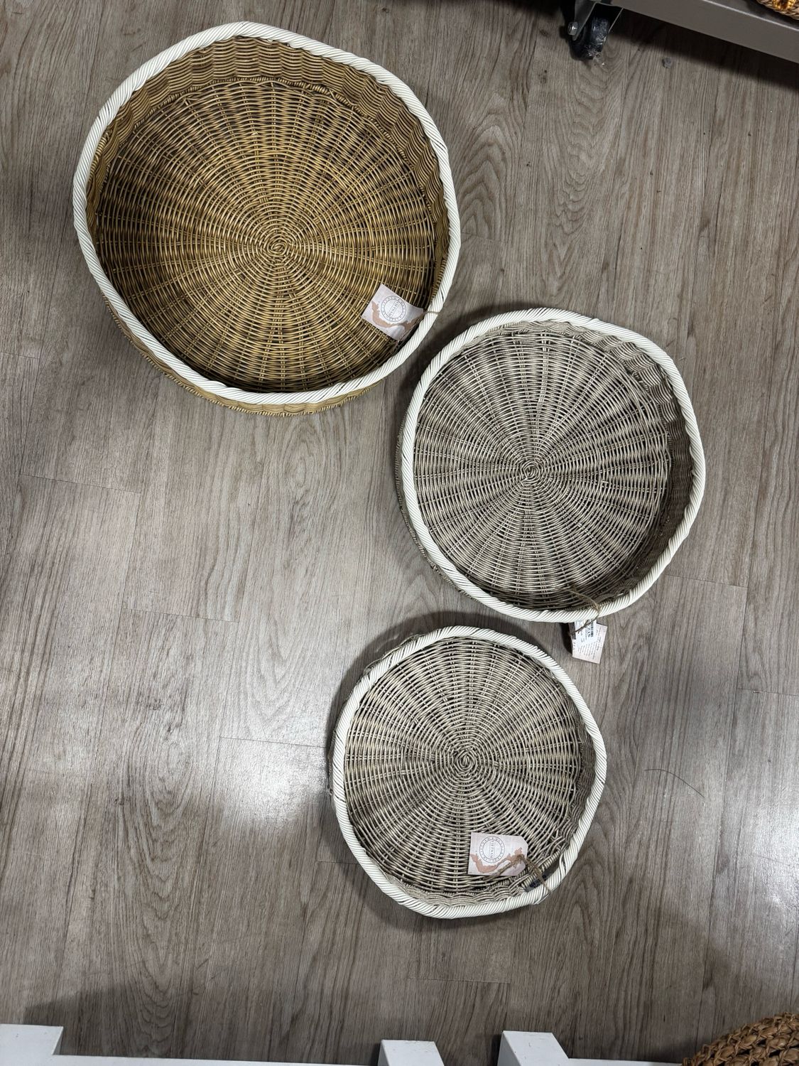 Small Signature Fruit Tray — Serves 1–5 Guests