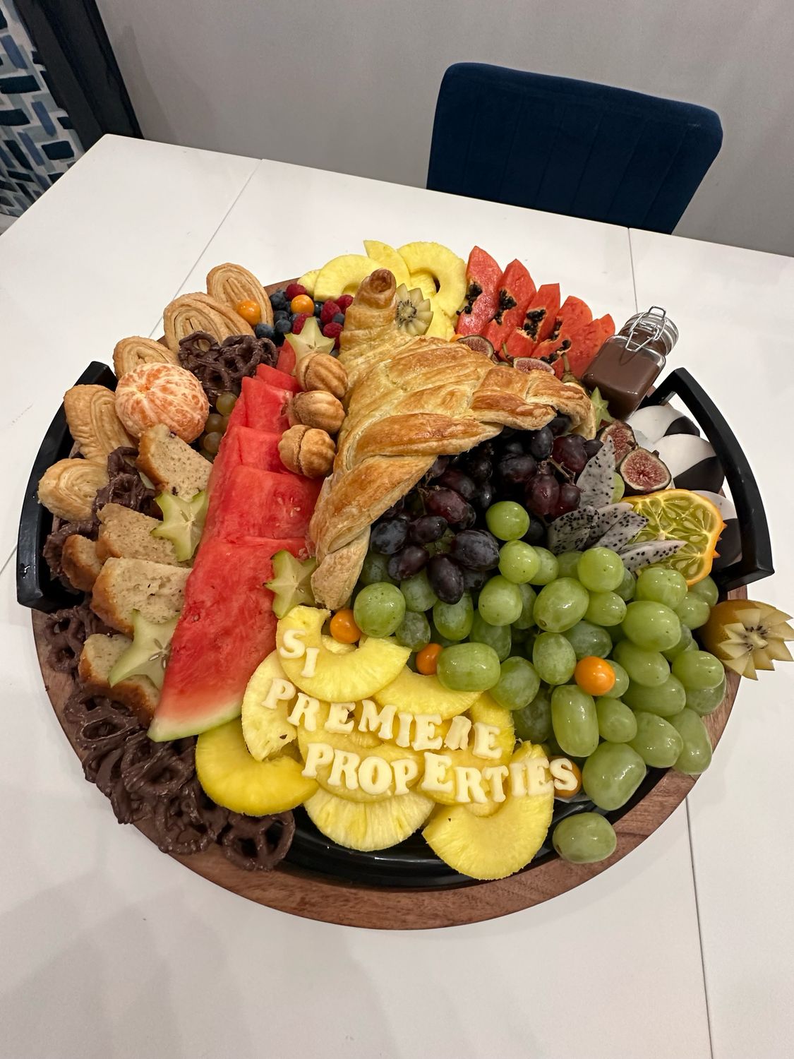 Large Signature Fruit Tray — Serves Large Parties 12 +