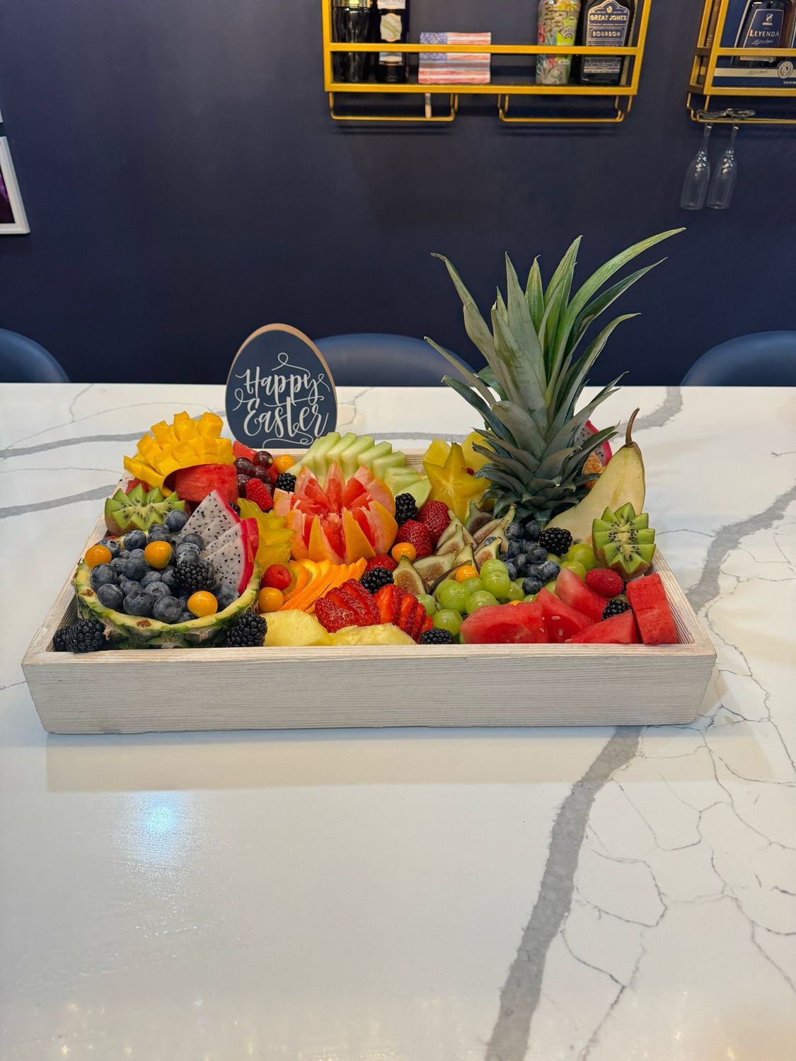 Medium Signature Fruit Tray — Serves 6–10 Guests