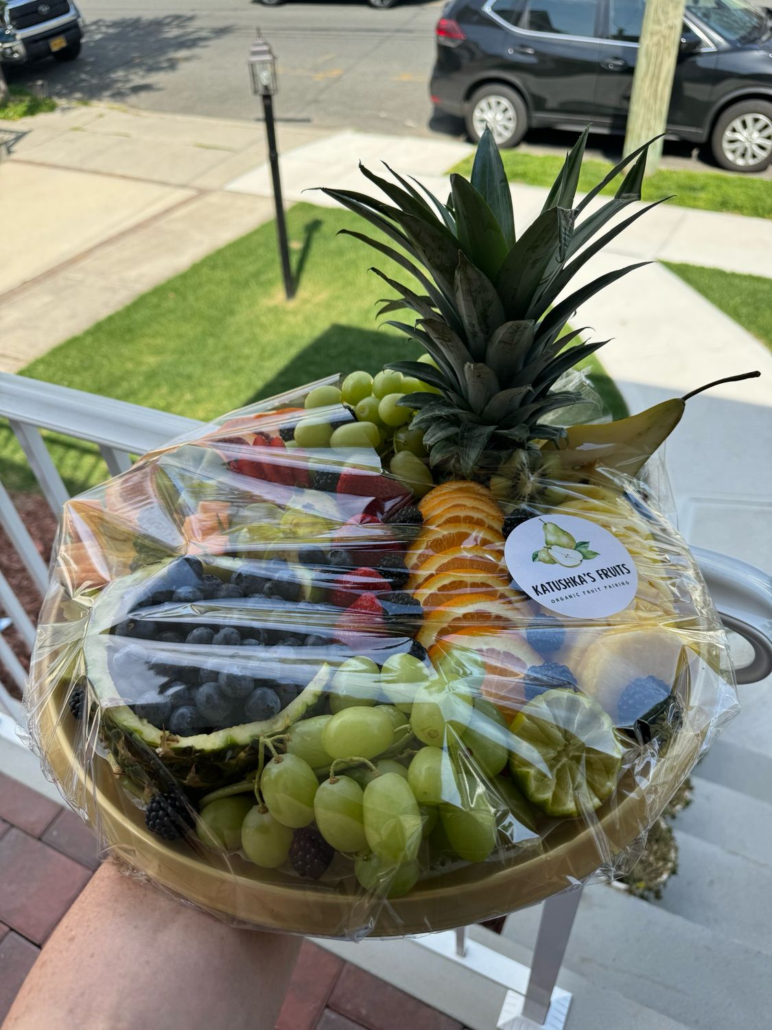 Small Signature Fruit Tray — Serves 1-5 Guests