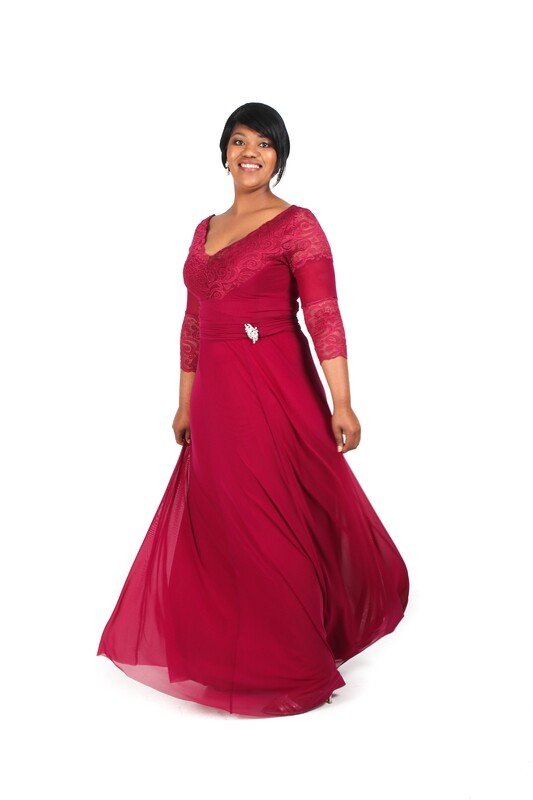 Anja Plus Size Evening Dress with long Sleeves