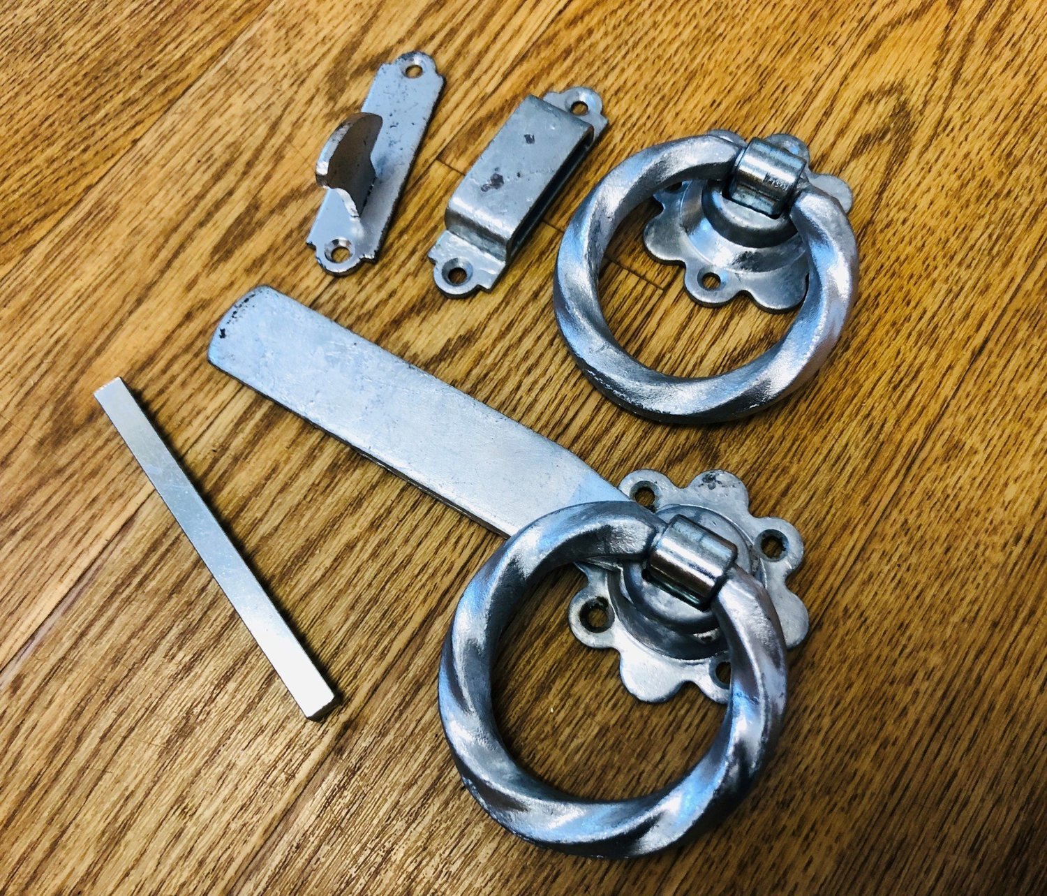 Galvanised Twisted Ring Latch 6"