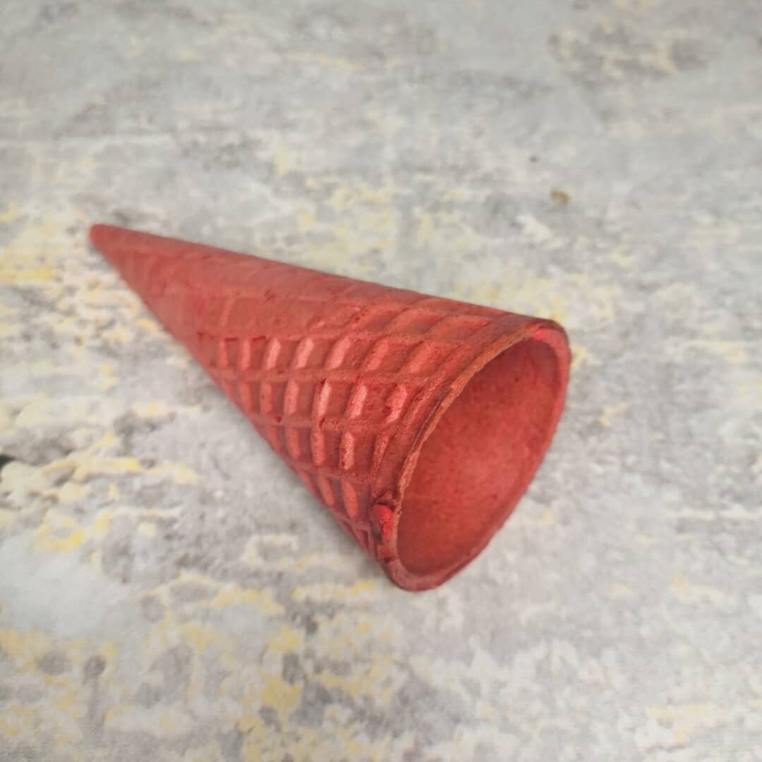 Вафельный рожок красный ровный край 110 мм 1 шт