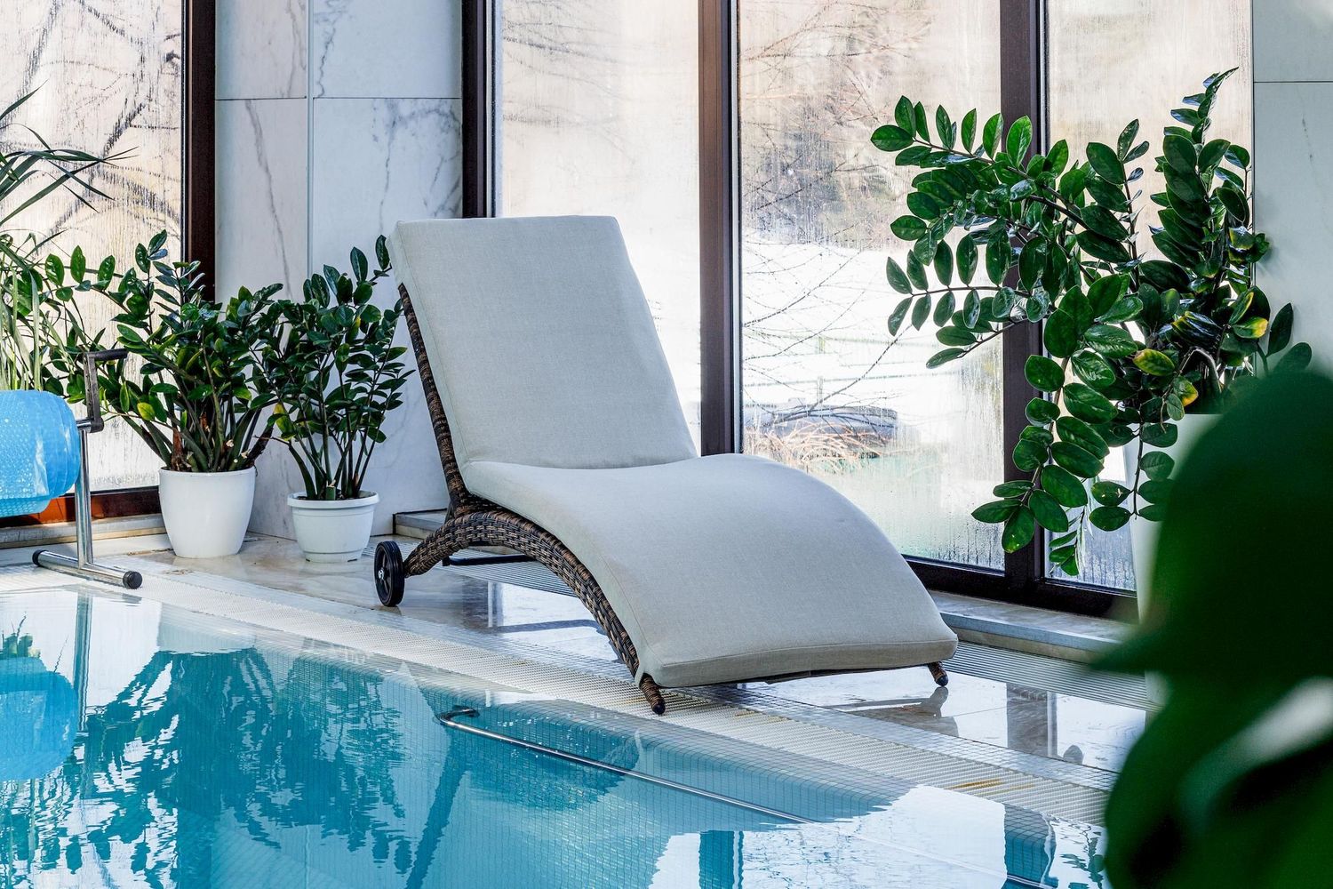 Sun lounger AGATA brown with mattress