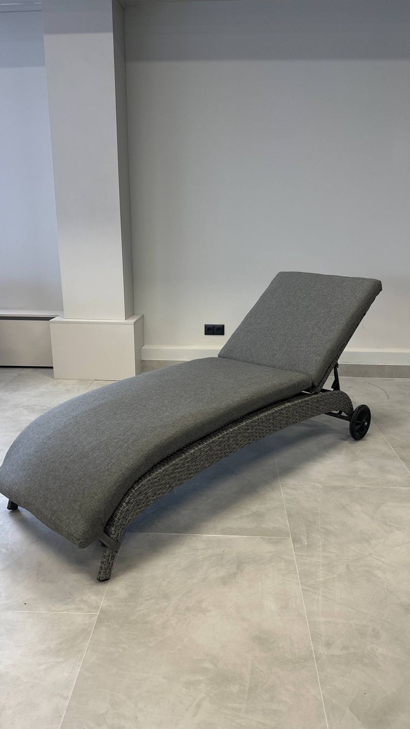 Sun lounger AGATA - Rattan Garden Lounge Chair