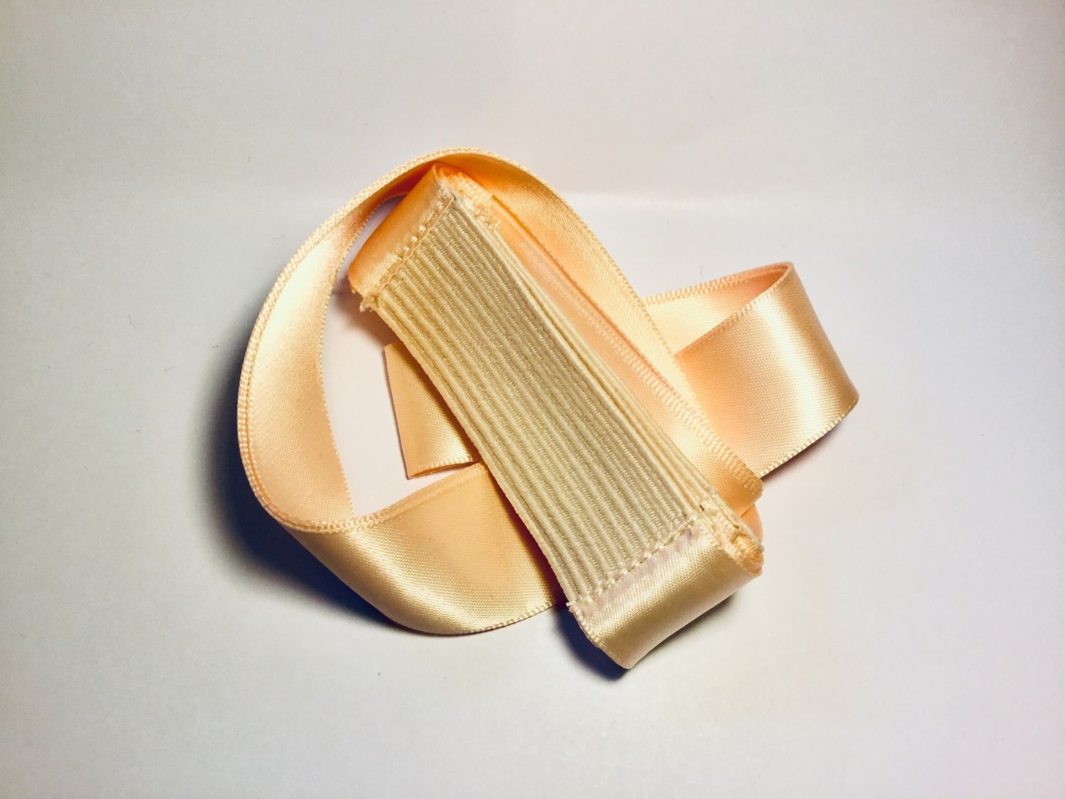 Satin-Bänder mit Stretch Einsatz