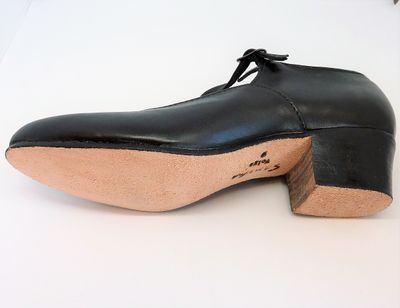 Charakter/- Folkloreschuh für Erwachsene schwarz
